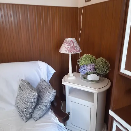 Casa La V G Ferienhaus Almese